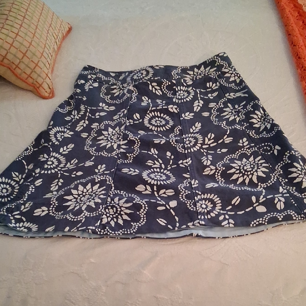 GAP Navy and White Floral A-Line Skirt